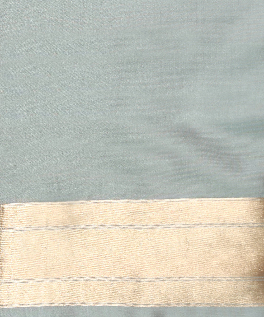Handloom_Grey_Pure_Katan_Silk_Banarasi_Saree_With_Abstract_Floral_Motifs_WeaverStory_05