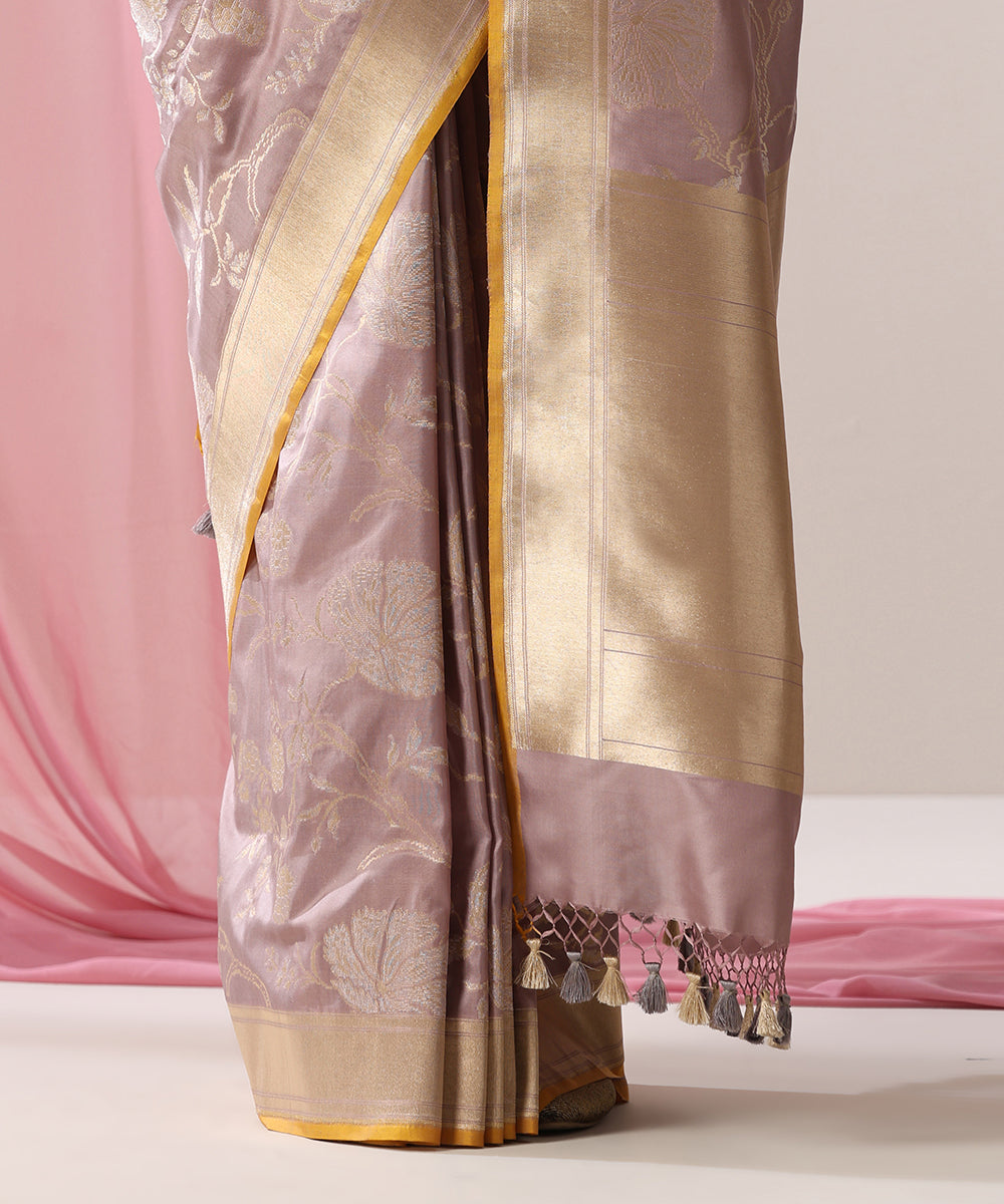 Mauve_Handloom_Pure_Katan_Silk_Banarasi_Saree_With_Abstract_Floral_Motifs_WeaverStory_04