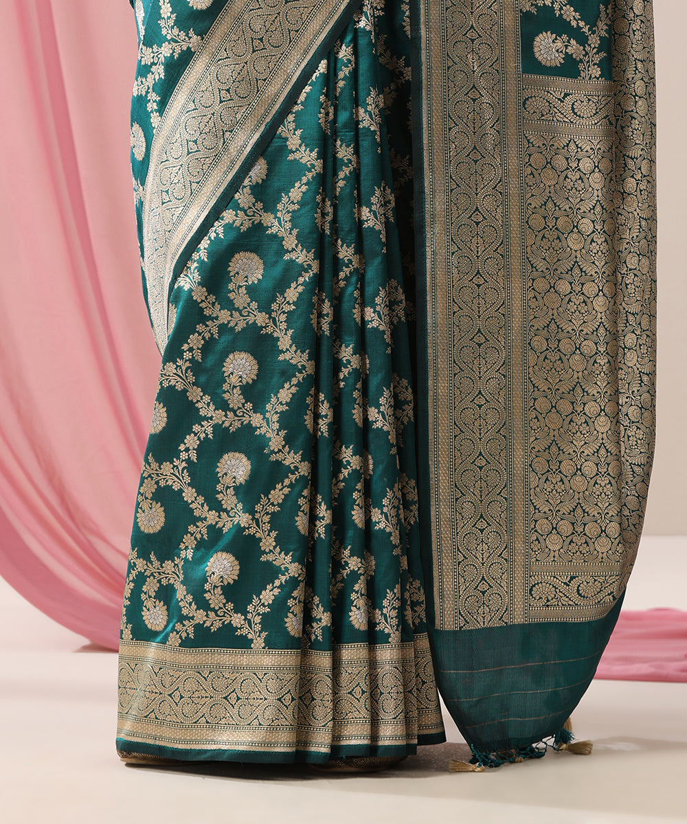 Handloom_Teal_Green_Pure_Katan_Silk_Banarasi_Saree_With_Floral_Jaal_In_Gold_And_Silver_Zari_WeaverStory_04