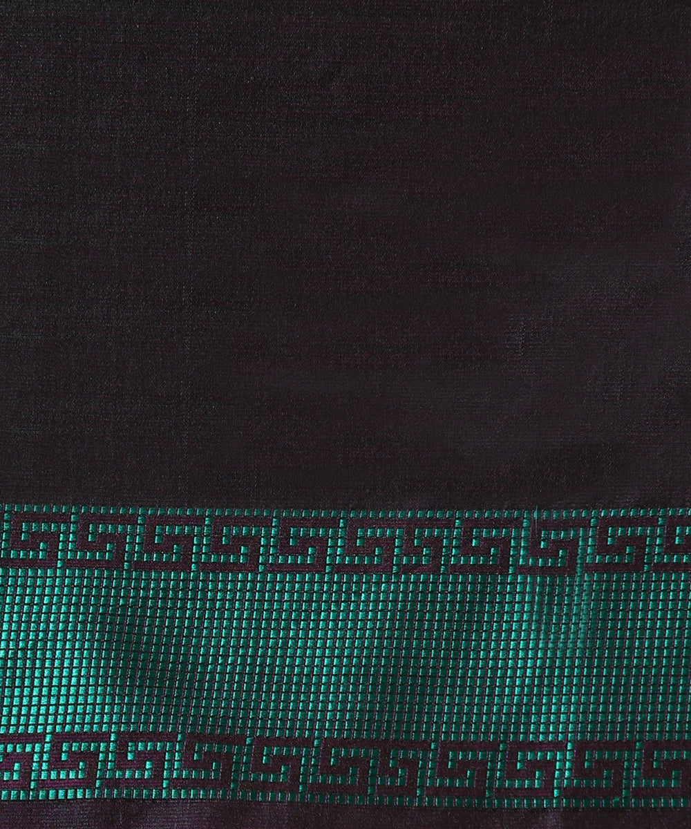 Black_Pure_Satin_Silk_Tanchoi_Saree_All_Over_Floral_Motifs_In_Green_And_Magenta_WeaverStory_05