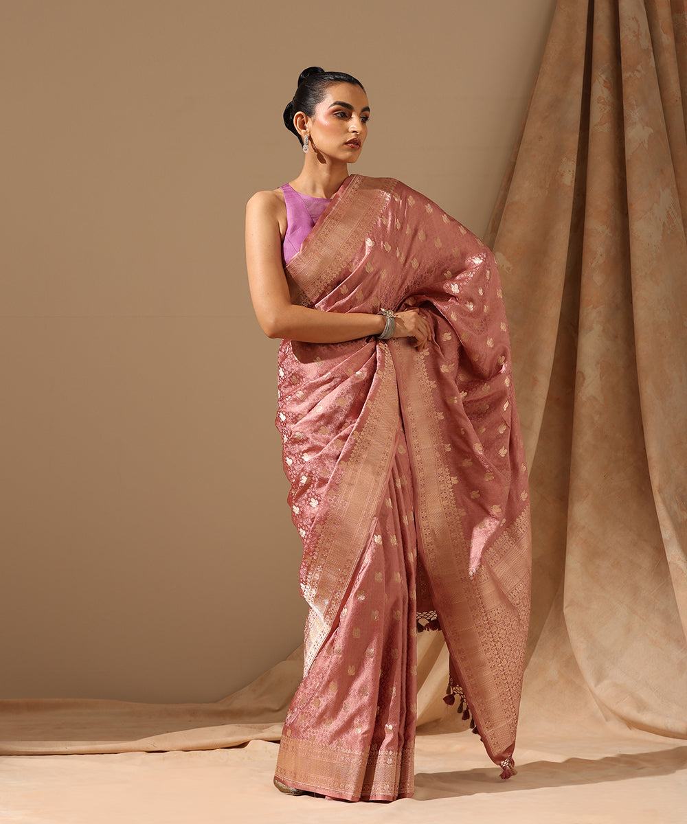 Rose_Pink_Handloom_Pure_Satin_Silk_Tanchoi_Banarasi_Saree_With_Peacock_Motifs_WeaverStory_02