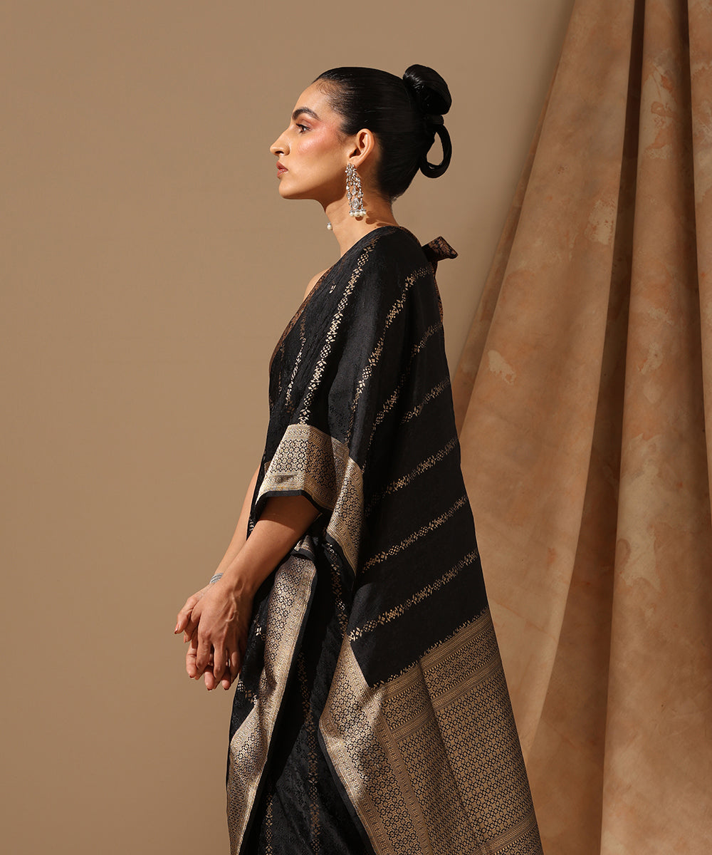 Black_Handloom_Pure_Satin_Silk_Tanchoi_Banarasi_Saree_With_Zari_Stripes_WeaverStory_01