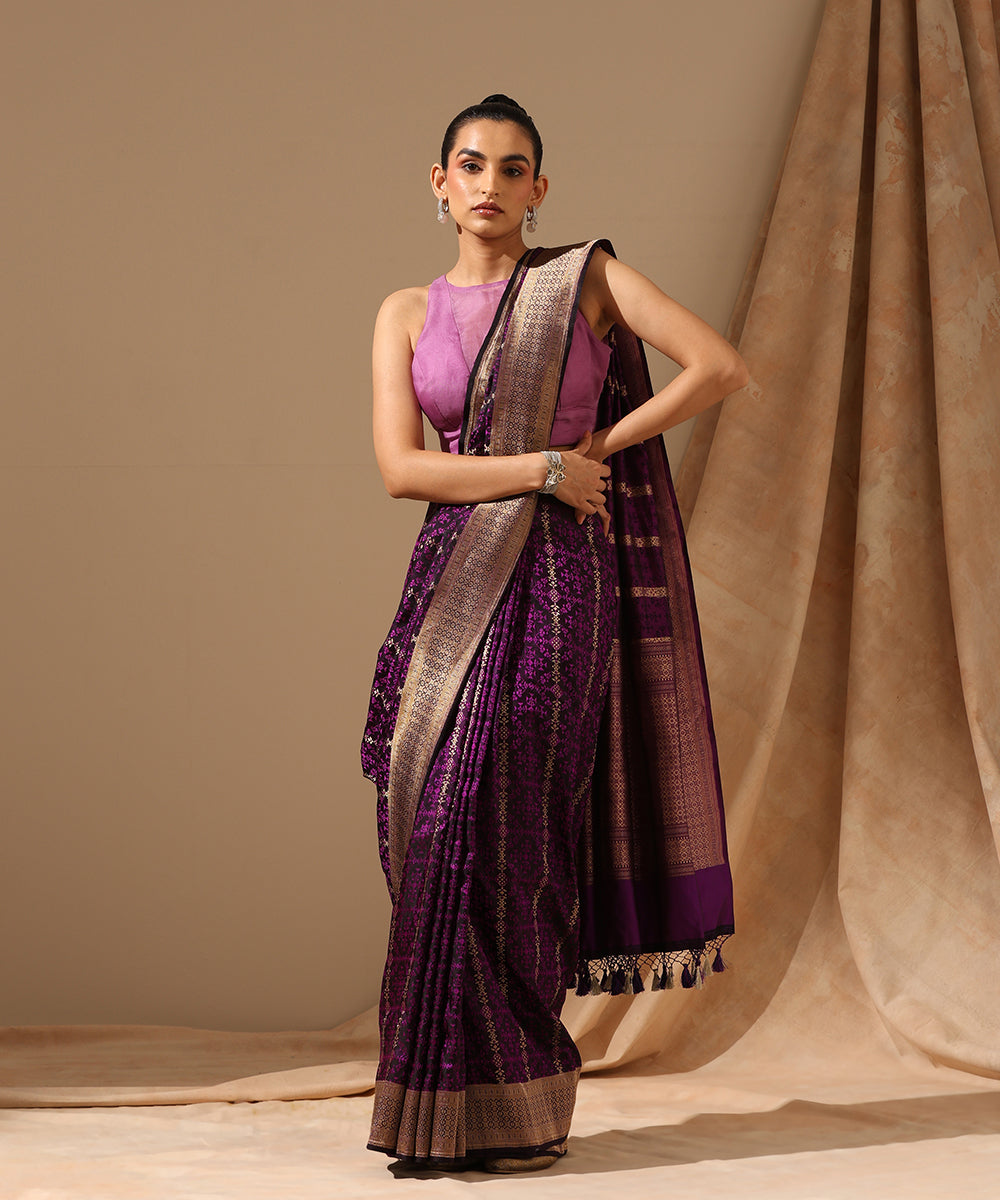 Handloom_Black_And_Magenta_Pure_Satin_Silk_Tanchoi_Banarasi_Saree_With_Zari_Stripes_WeaverStory_02