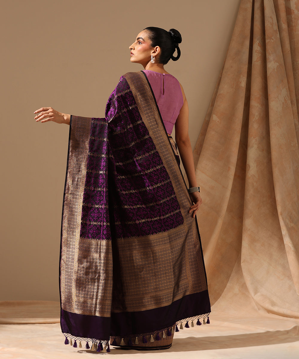 Handloom_Black_And_Magenta_Pure_Satin_Silk_Tanchoi_Banarasi_Saree_With_Zari_Stripes_WeaverStory_03