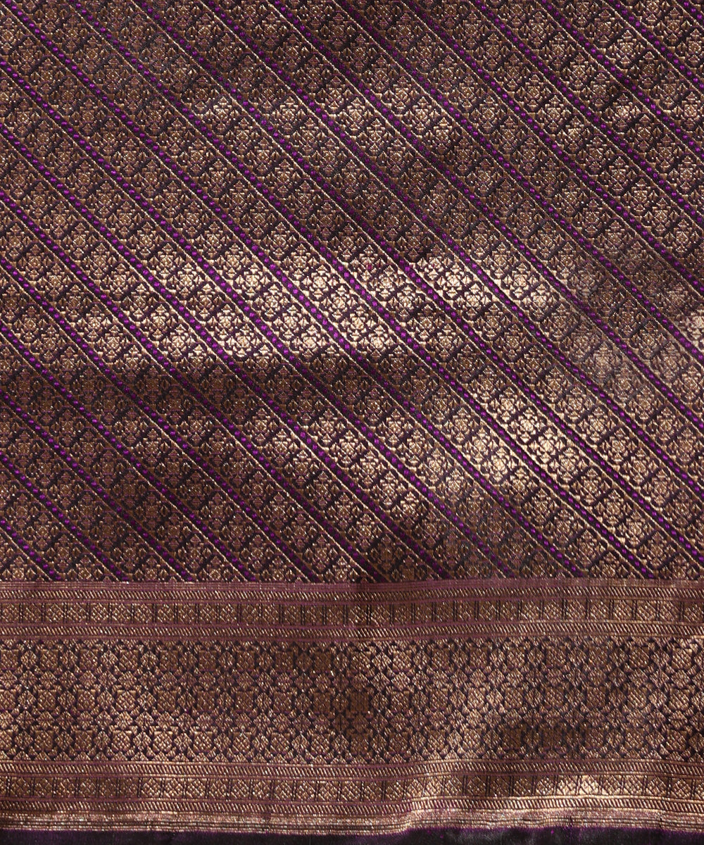 Handloom_Black_And_Magenta_Pure_Satin_Silk_Tanchoi_Banarasi_Saree_With_Zari_Stripes_WeaverStory_05