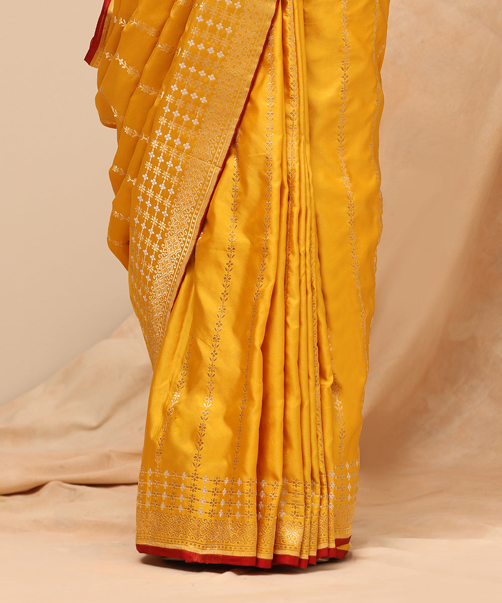 Handloom_Mustard_Pure_Satin_Silk_Tanchoi_Banarasi_Saree_With_Kadhwa_Zari_Motifs_WeaverStory_04