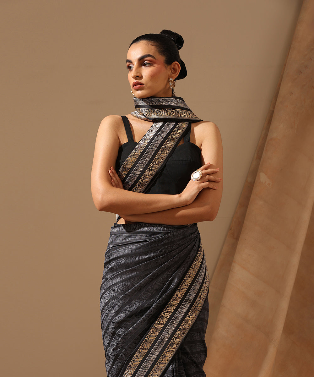 Handloom_Charcoal_Grey_And_Black_Pure_Satin_Silk_Tanchoi_Banarasi_Saree_With_Zari_Border_WeaverStory_01
