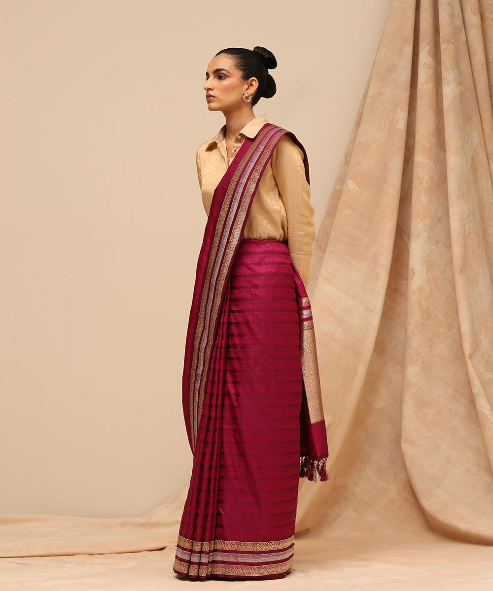 Purple_And_Pink_Handloom_Pure_Satin_Silk_Tanchoi_Banarasi_Saree_With_Zari_Border_WeaverStory_02