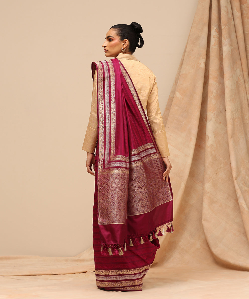 Purple_And_Pink_Handloom_Pure_Satin_Silk_Tanchoi_Banarasi_Saree_With_Zari_Border_WeaverStory_03