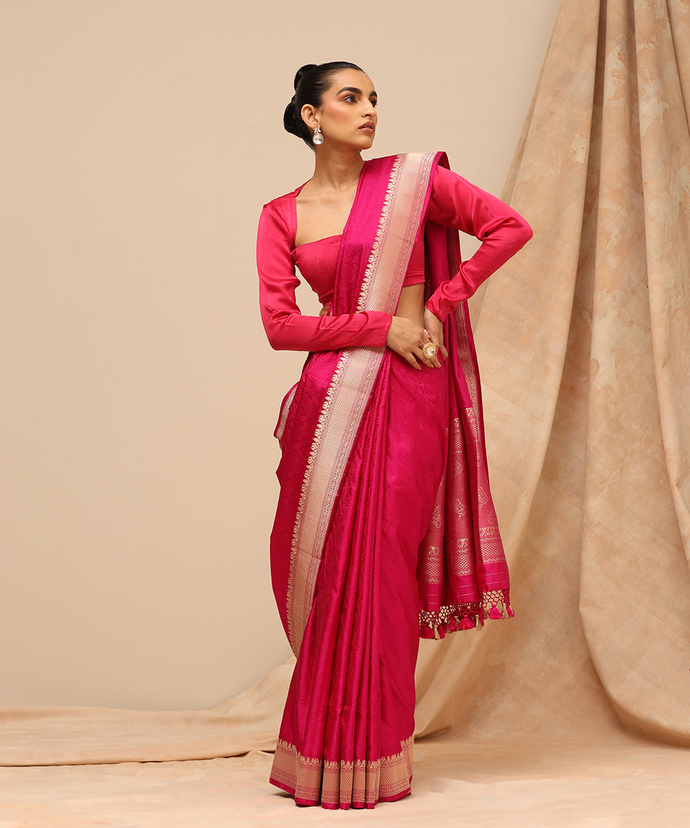 Magenta_Pink_Handloom_Pure_Satin_Silk_Tanchoi_Banarasi_Saree_With_Gold_Zari_Border_WeaverStory_02