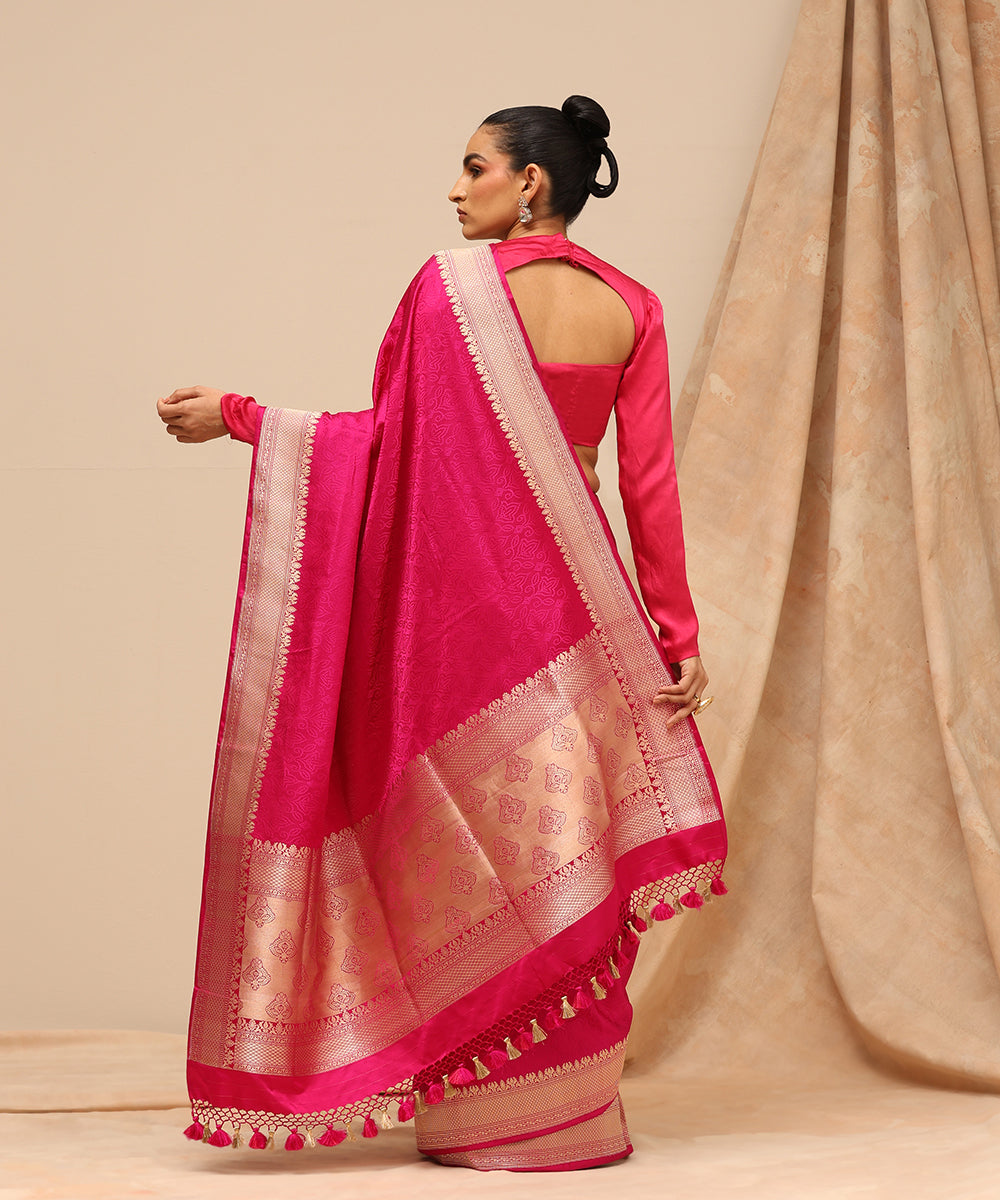 Magenta_Pink_Handloom_Pure_Satin_Silk_Tanchoi_Banarasi_Saree_With_Gold_Zari_Border_WeaverStory_03