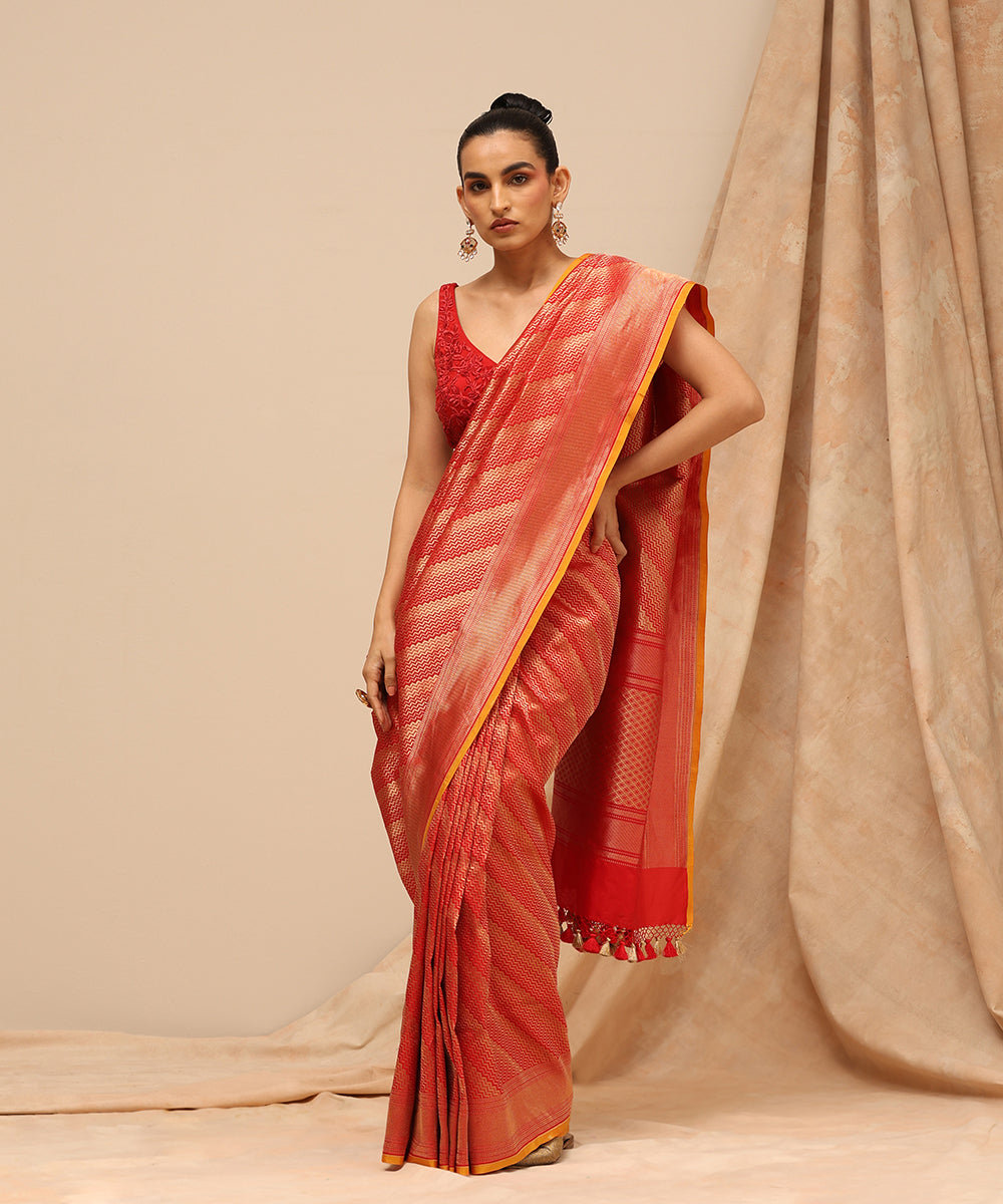 Handloom_Red_Pure_Katan_Silk_Zari_Tanchoi_Banarasi_Saree_With_Contemporary_Design_WeaverStory_02