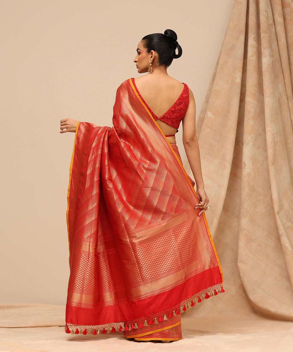 Handloom_Red_Pure_Katan_Silk_Zari_Tanchoi_Banarasi_Saree_With_Contemporary_Design_WeaverStory_03