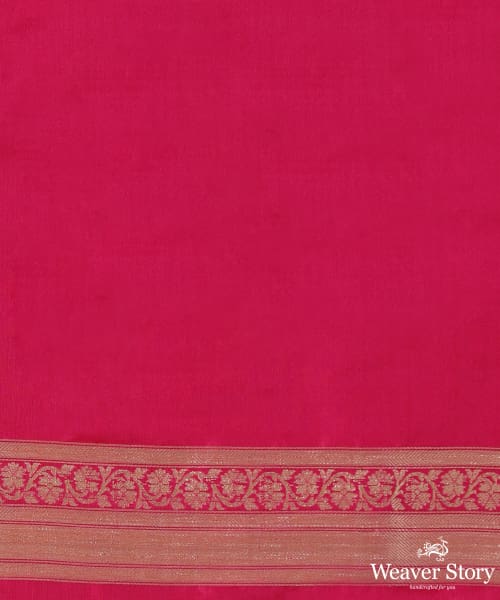 Handloom_Magenta_Pure_Katan_Silk_Banarasi_Saree_With_Kadhwa_Asharfi_Booti_WeaverStory_05