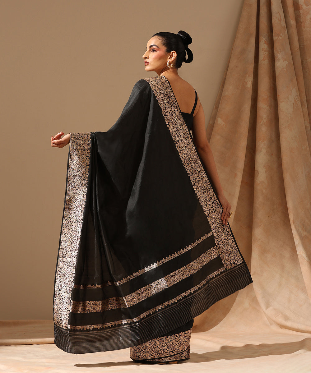 Handloom_Black_Pure_Katan_Silk_Kadhwa_Banarasi_Saree_With_Paisleys_On_Border_WeaverStory_03