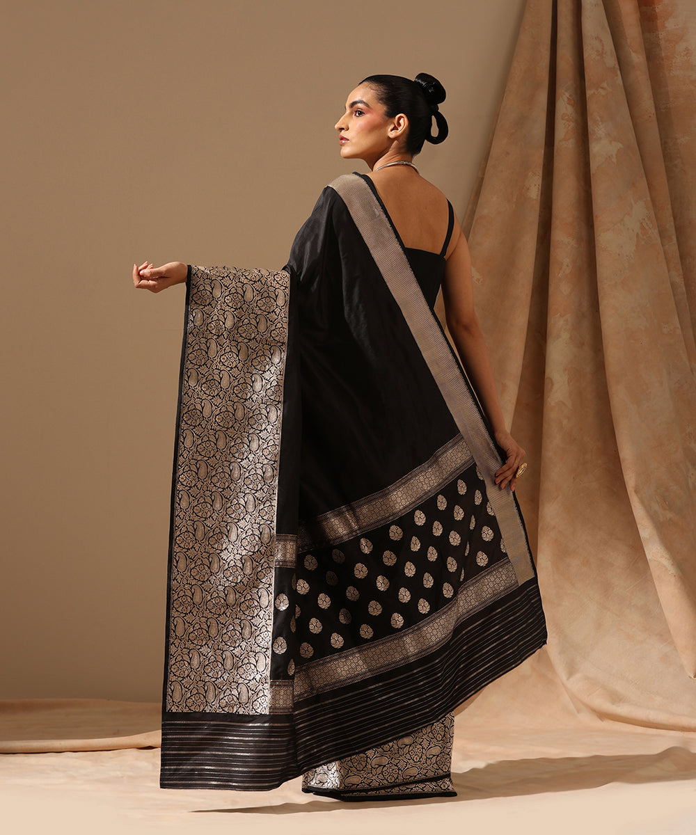 Black_Handloom_Pure_Katan_Silk_Kadhwa_Banarasi_Saree_With_Paisleys_On_A_Broad_Border_WeaverStory_03