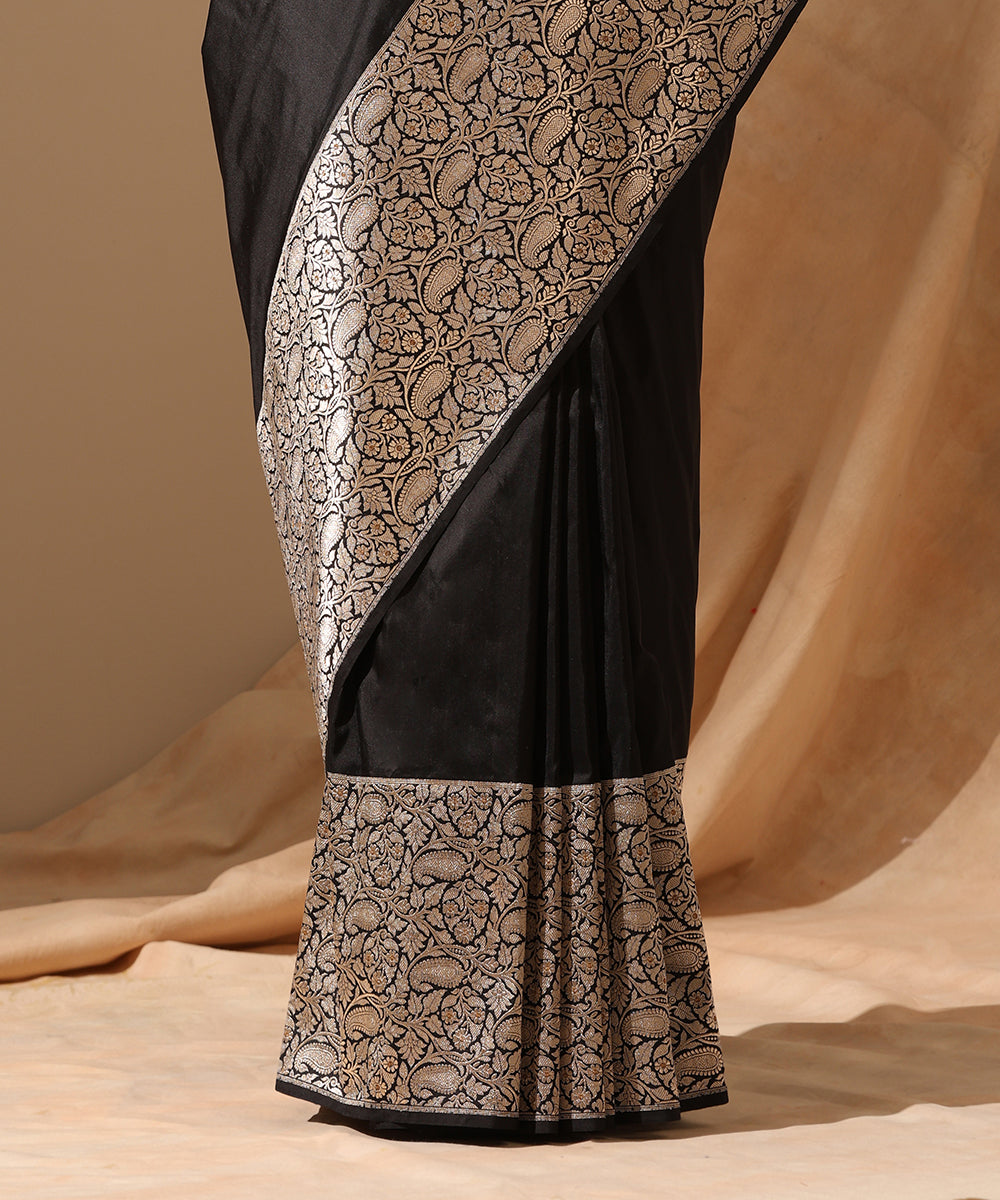 Black_Handloom_Pure_Katan_Silk_Kadhwa_Banarasi_Saree_With_Paisleys_On_A_Broad_Border_WeaverStory_04