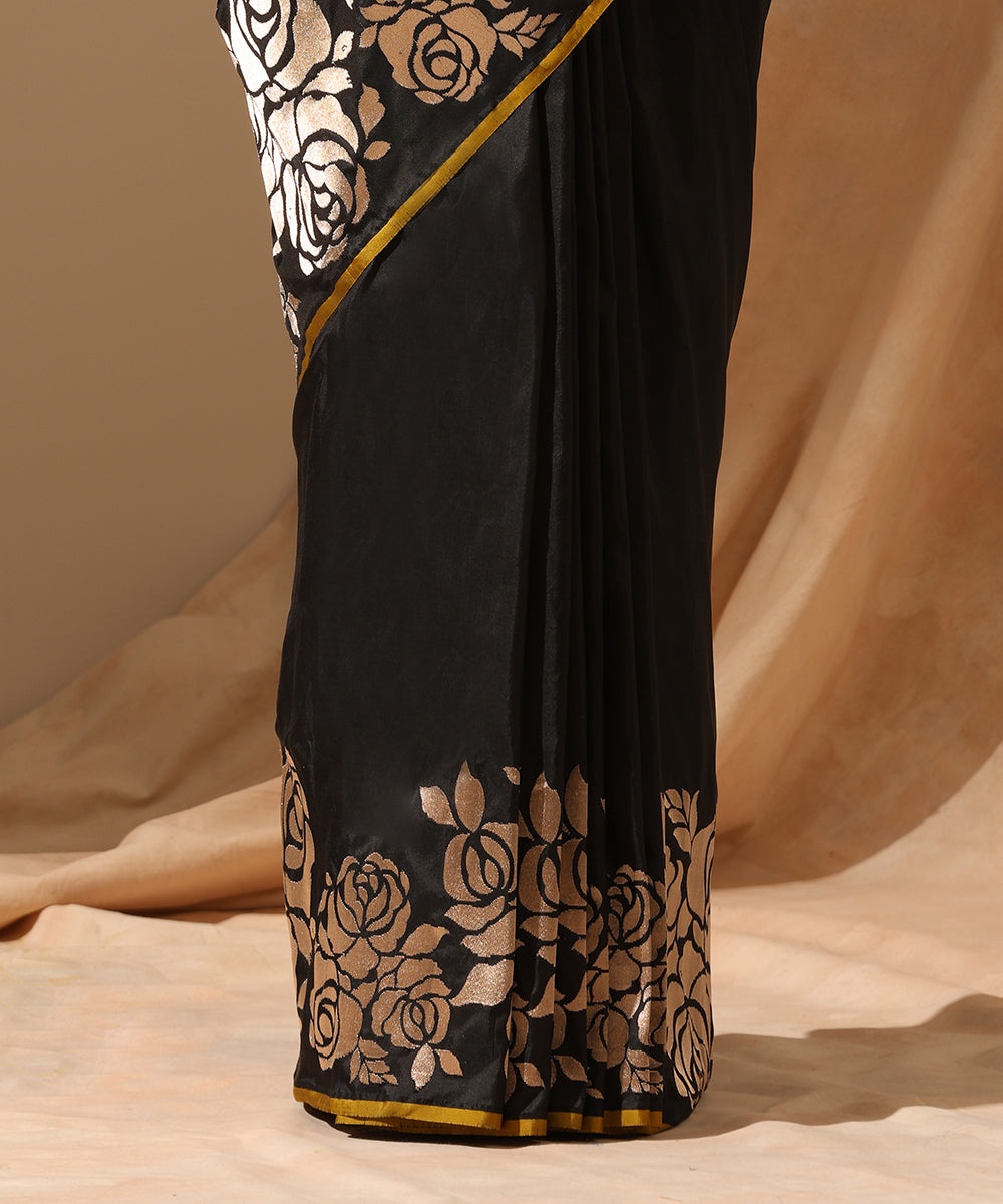 Handloom_Black_Pure_Katan_Silk_Kadhwa_Banarasi_Saree_With_Roses_On_The_Border_WeaverStory_04