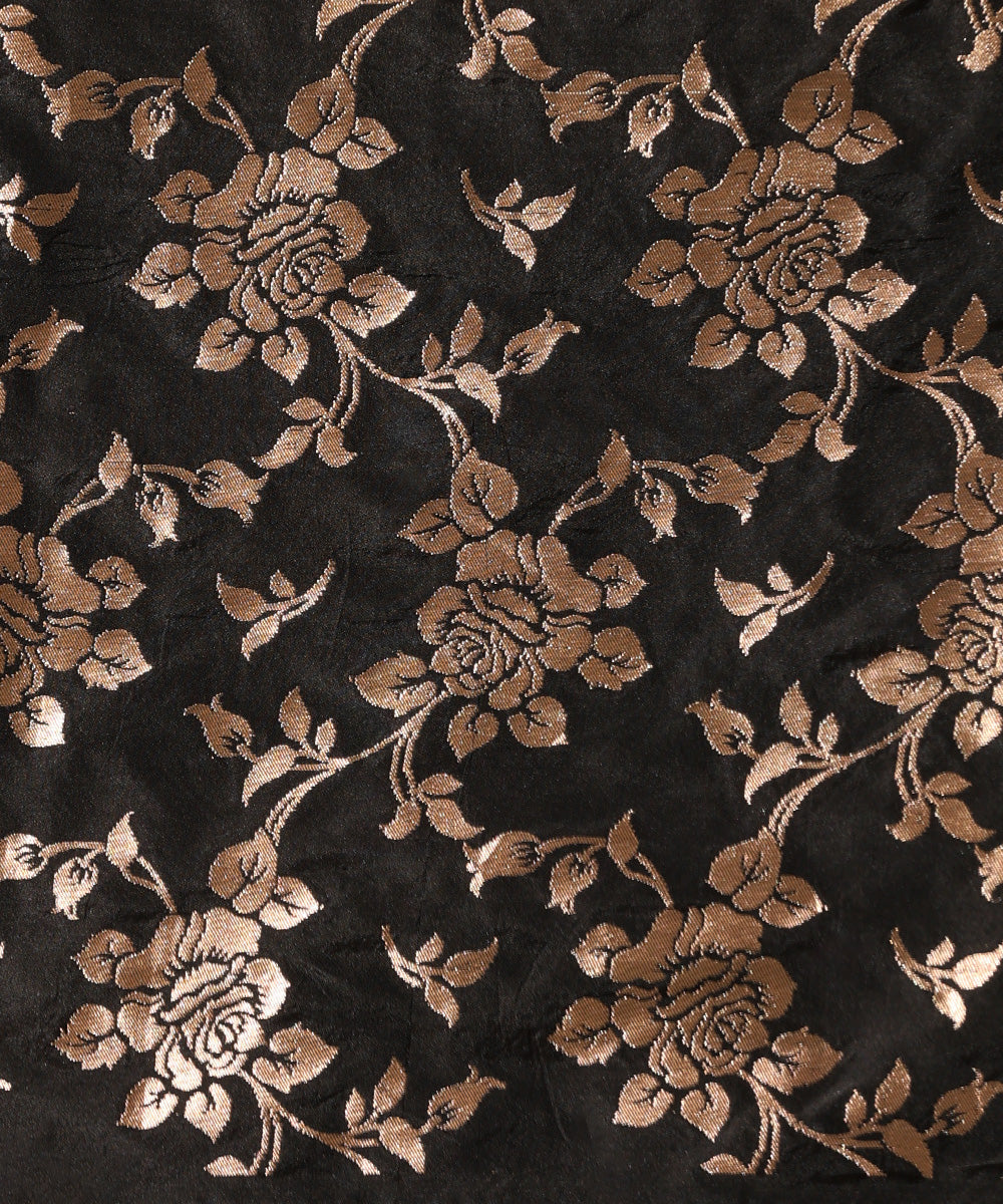 Handloom_Black_Pure_Katan_Silk_Kadhwa_Banarasi_Saree_With_Roses_On_The_Border_WeaverStory_05