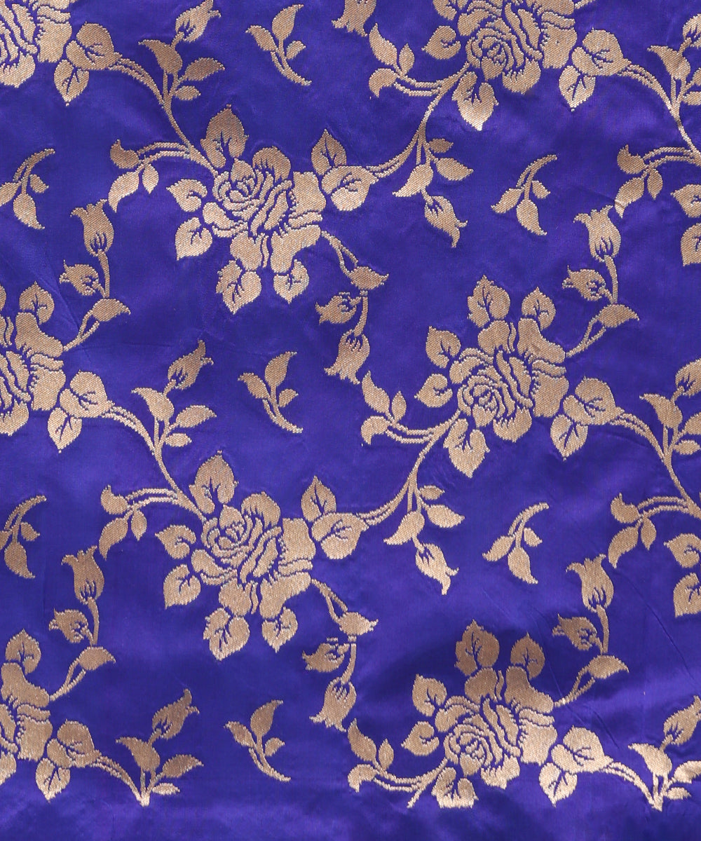 Handloom_Blue_Pure_Katan_Silk_Banarasi_Saree_With_Roses_Motifs_On_The_Border_WeaverStory_05