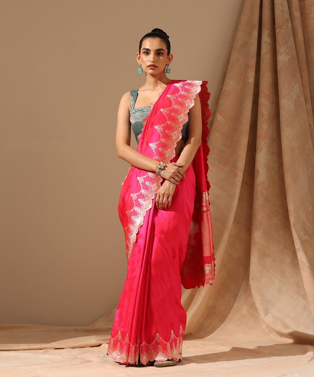 Pink_Dual_Tone_Handloom_Pure_Katan_Silk_Banarasi_Saree_With_Scalloped_Border_WeaverStory_02