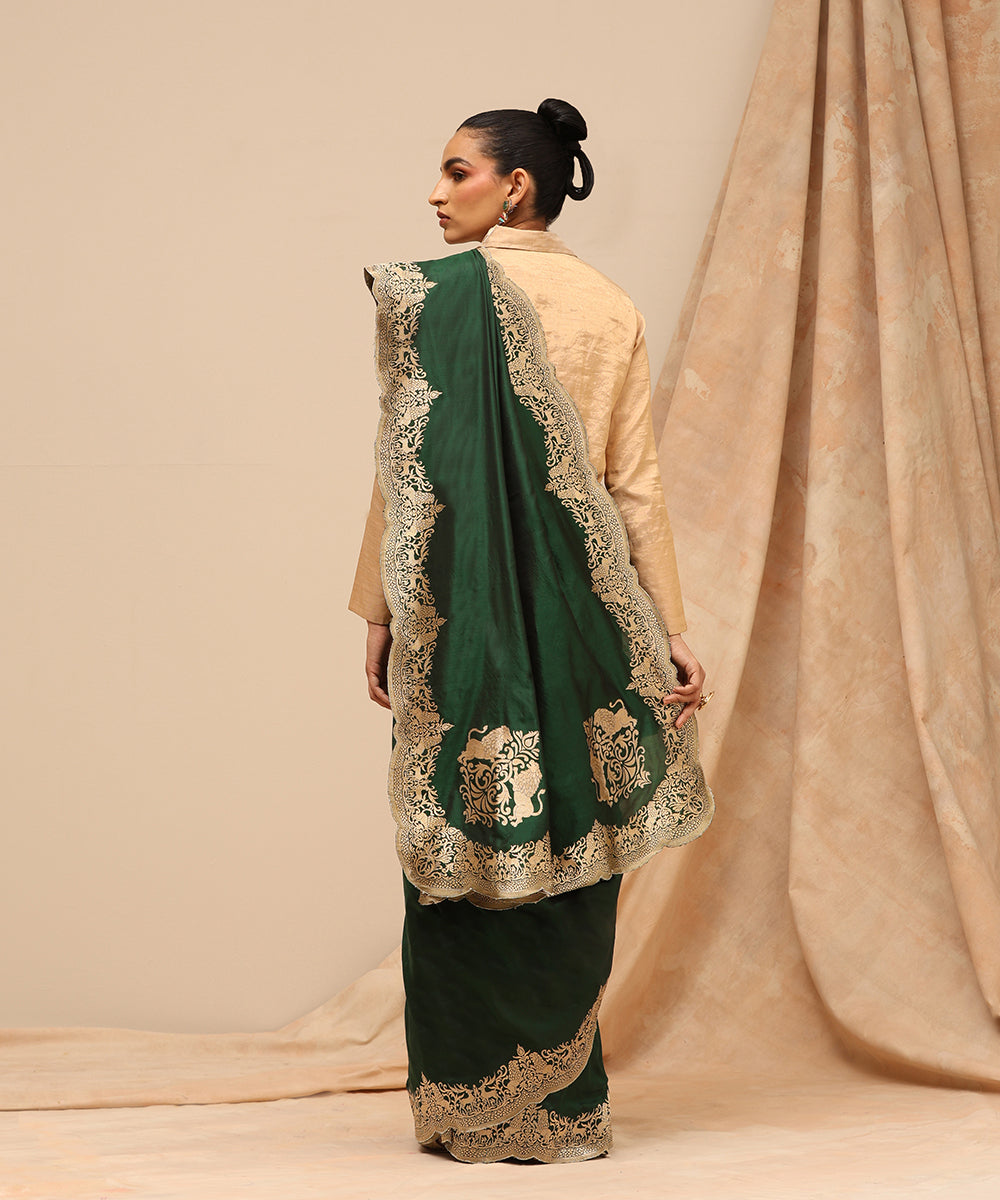 Bottle_Green_Handloom_Pure_Katan_Silk_Banarasi_Saree_With_Scalloped_Shikargah_Border_WeaverStory_03