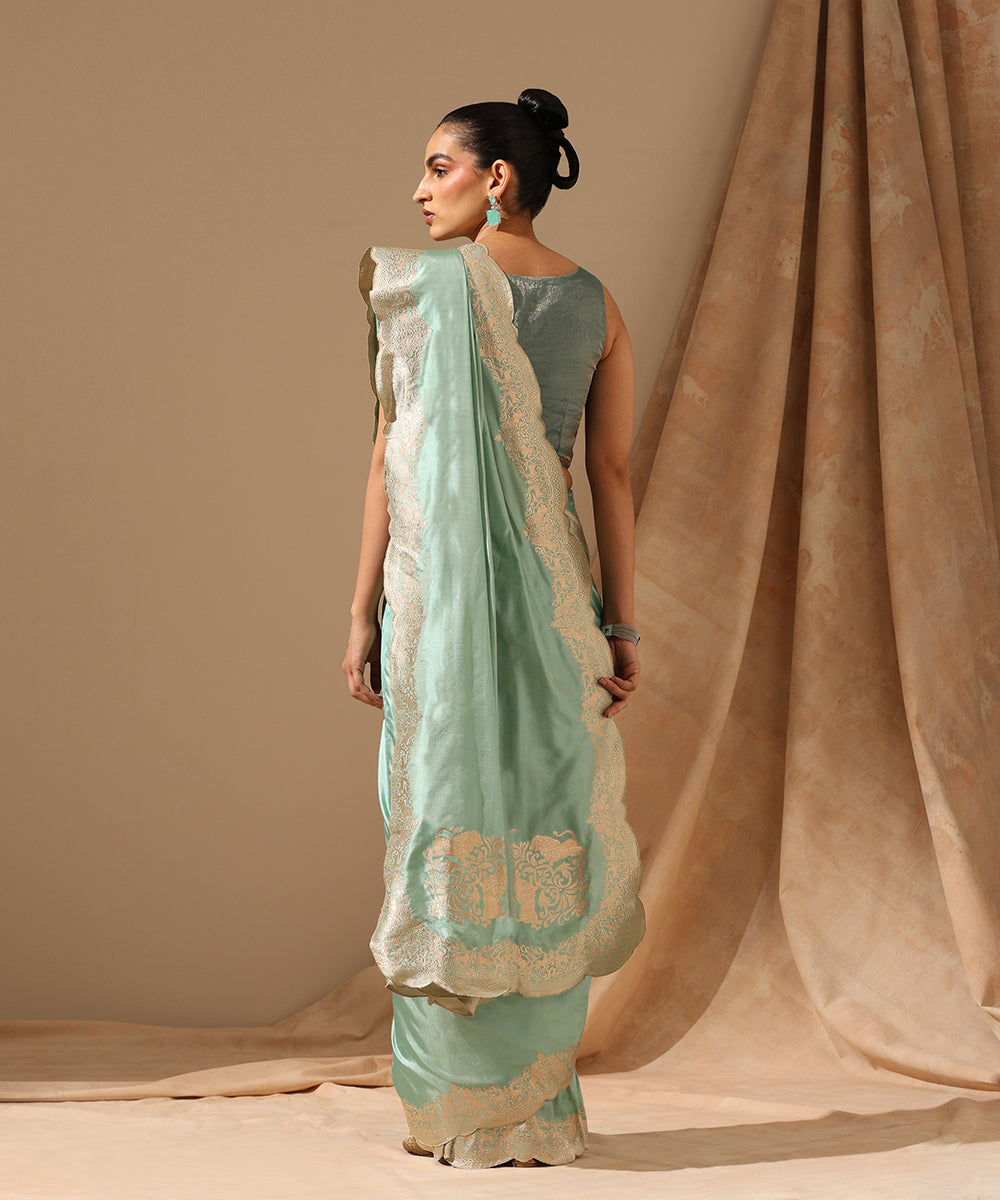 Handloom_Powder_Blue_Pure_Katan_Silk_Banarasi_Saree_With_Scalloped_Shikargah_Border_WeaverStory_03