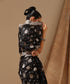 Handloom_Black_Pure_Katan_Silk_Banarasi_Saree_With_Mughal_Booti_And_Scalloped_Border_WeaverStory_01