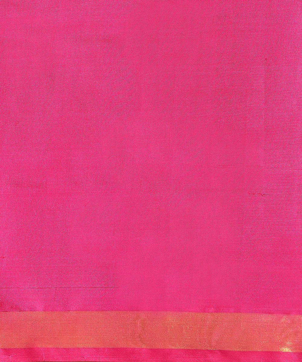 Grey_And_Pink_Handloom_Pure_Mulberry_Silk_Ikat_Patola_Saree_WeaverStory_05