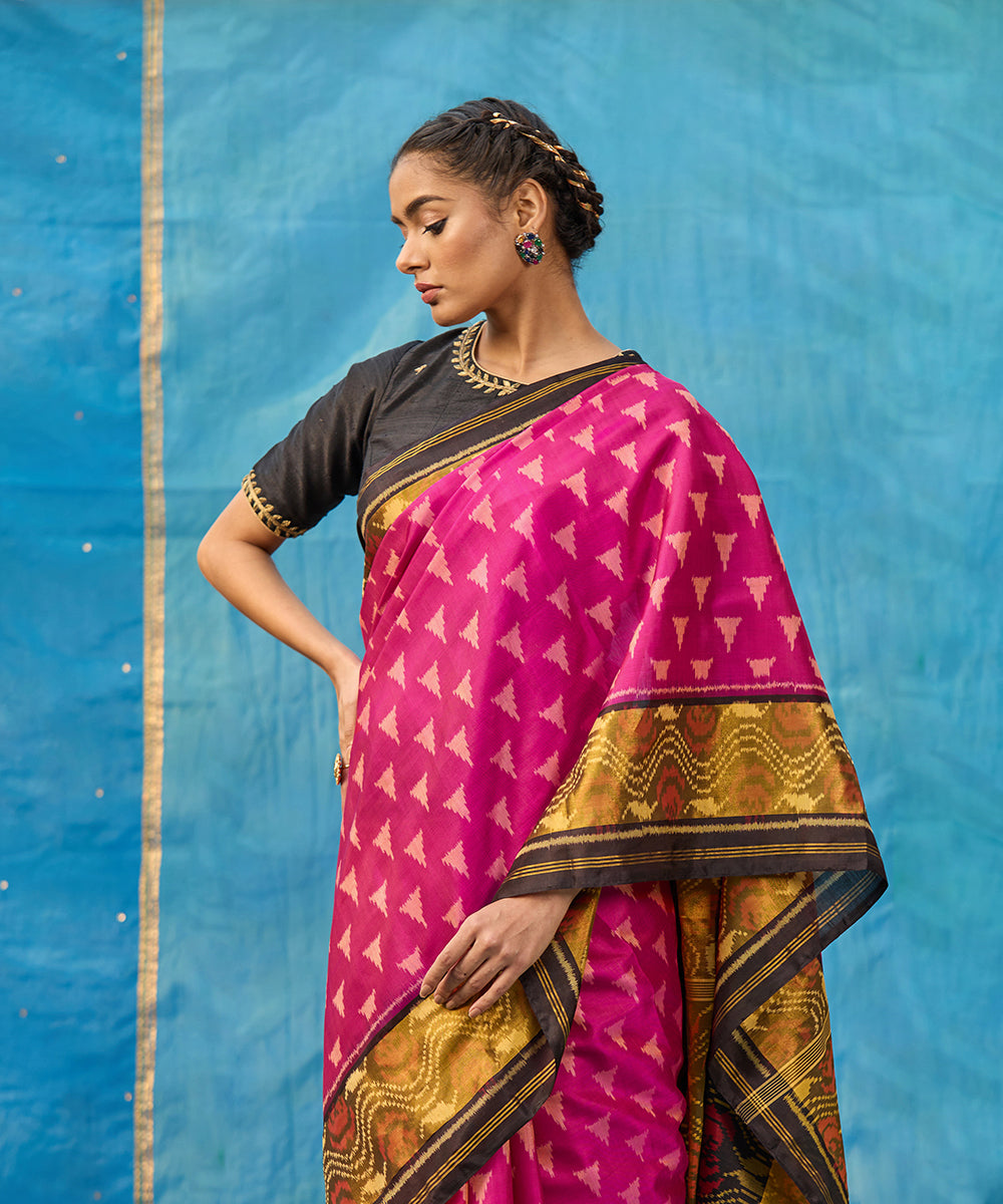 Pink_And_Black_Handloom_Pure_Mulberry_Silk_Ikat_Patola_Saree_With_Tissue_Border_WeaverStory_02