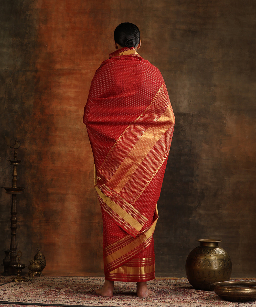Maroon_Handloom_Pure_Silk_Venkatagiri_Revival_Revival_Saree_With_Zari_Checks_And_Petu_Border_WeaverStory_03