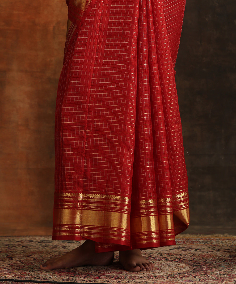 Maroon_Handloom_Pure_Silk_Venkatagiri_Revival_Revival_Saree_With_Zari_Checks_And_Petu_Border_WeaverStory_04