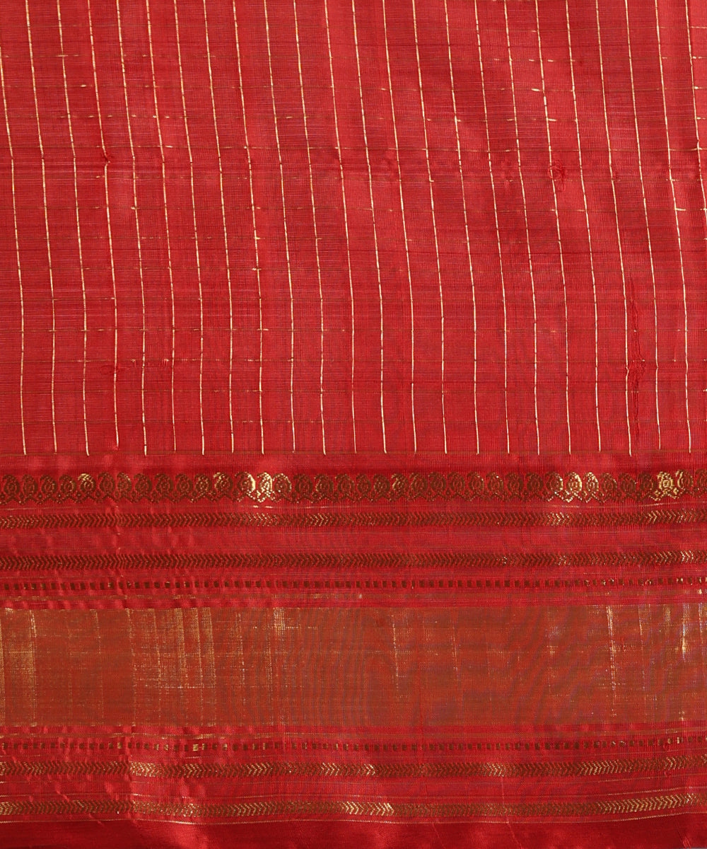 Maroon_Handloom_Pure_Silk_Venkatagiri_Revival_Revival_Saree_With_Zari_Checks_And_Petu_Border_WeaverStory_05