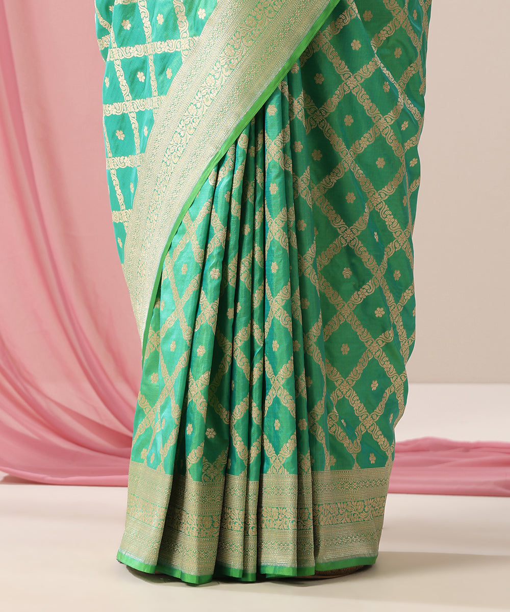 Aqua_Green_Handloom_Pure_Katan_Silk_Banarasi_Saree_With_Chowkadi_Jaal_WeaverStory_04