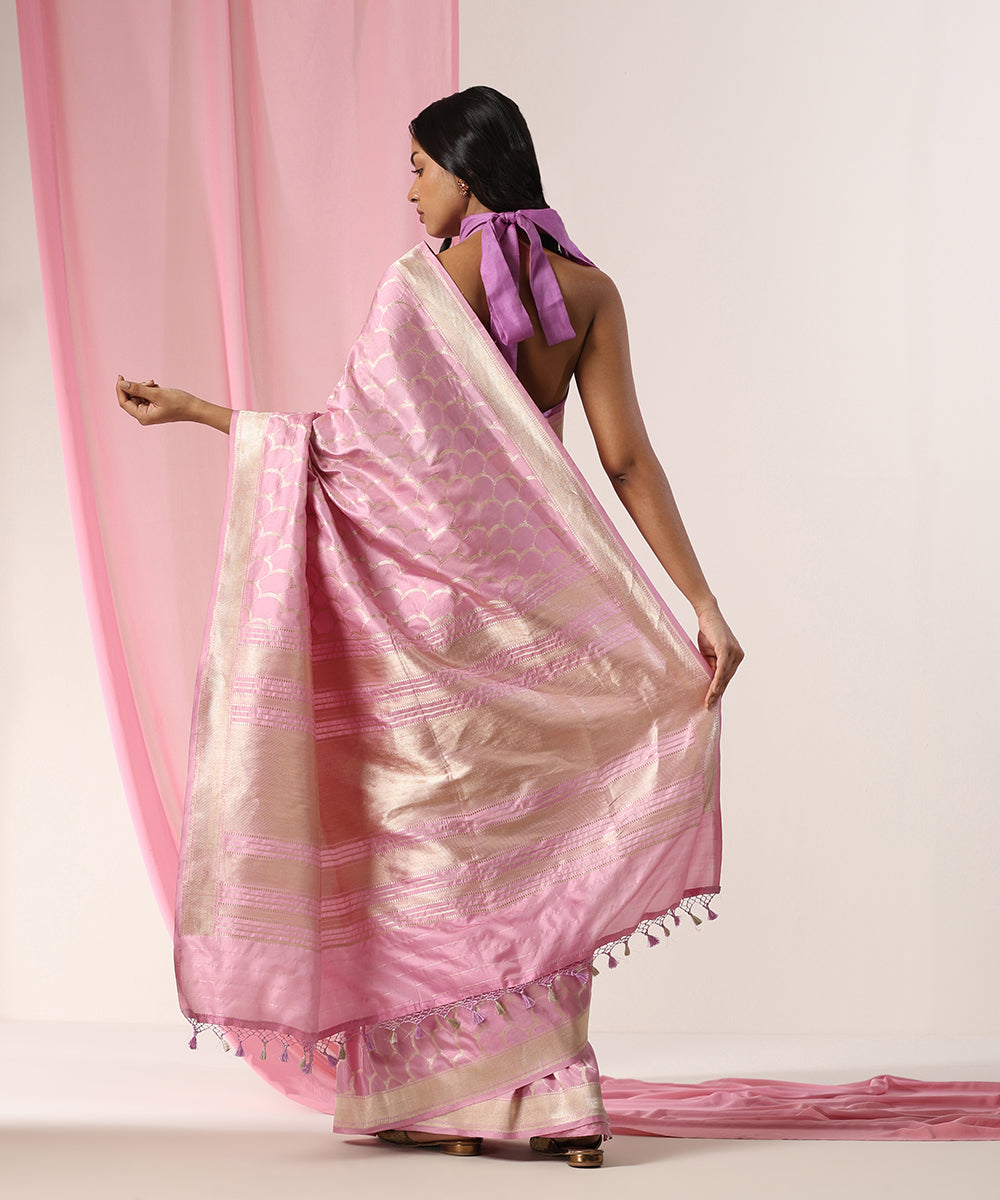 Lilac_Handloom_Pure_Katan_Silk_Banarasi_Saree_With_All_Over_Zari_Jaal_WeaverStory_03