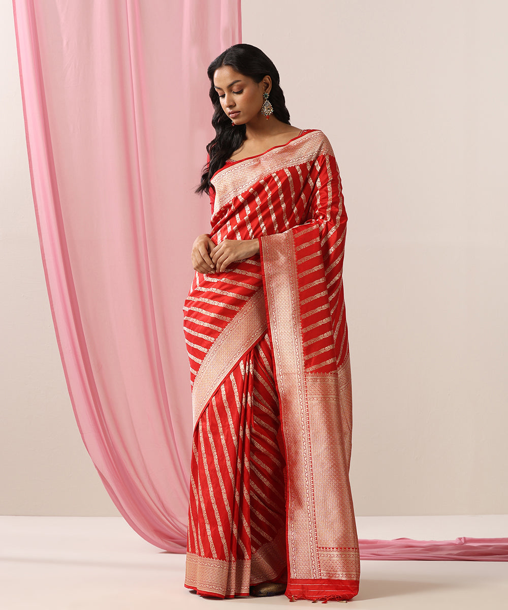 Red_Handloom_Pure_Katan_Silk_Banarasi_Saree_With_Cutwork_Zari_Bel_In_Diagonal_Weave_WeaverStory_02