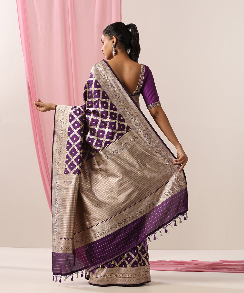 Purple_Handloom_Pure_Katan_Silk_Banarasi_Saree_With_Chowkadi_Jaal_WeaverStory_03