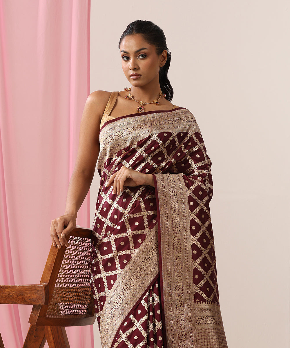 Handloom_Wine_Pure_Katan_Silk_Banarasi_Saree_With_Chowkadi_Jaal_WeaverStory_01