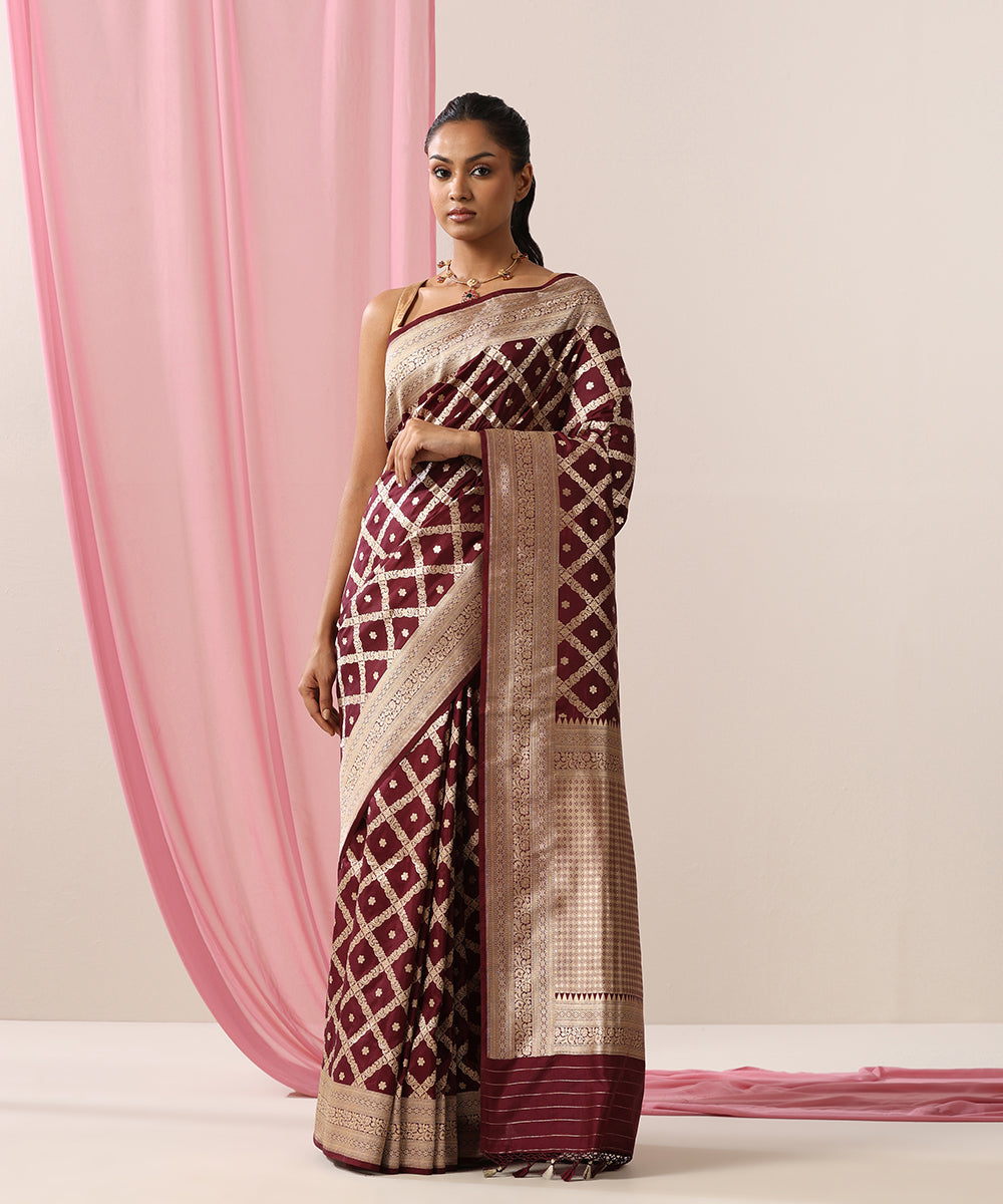 Handloom_Wine_Pure_Katan_Silk_Banarasi_Saree_With_Chowkadi_Jaal_WeaverStory_02