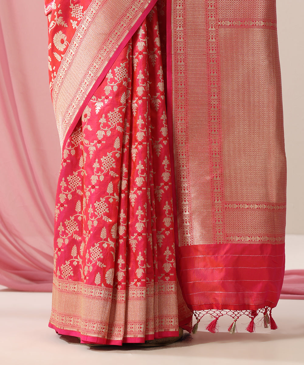 Handloom_Pink_Dual_Tone_Pure_Katan_Silk_Banarasi_Saree_With_Meenakari_Floral_Jaal_WeaverStory_04