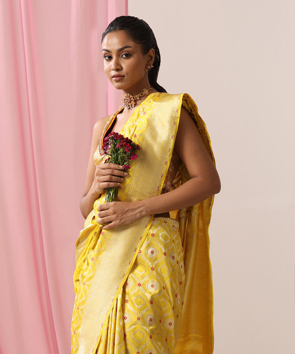 Yellow_Handloom_Pure_Katan_Silk_Banarasi_Saree_With_Red_Meenakari_WeaverStory_01