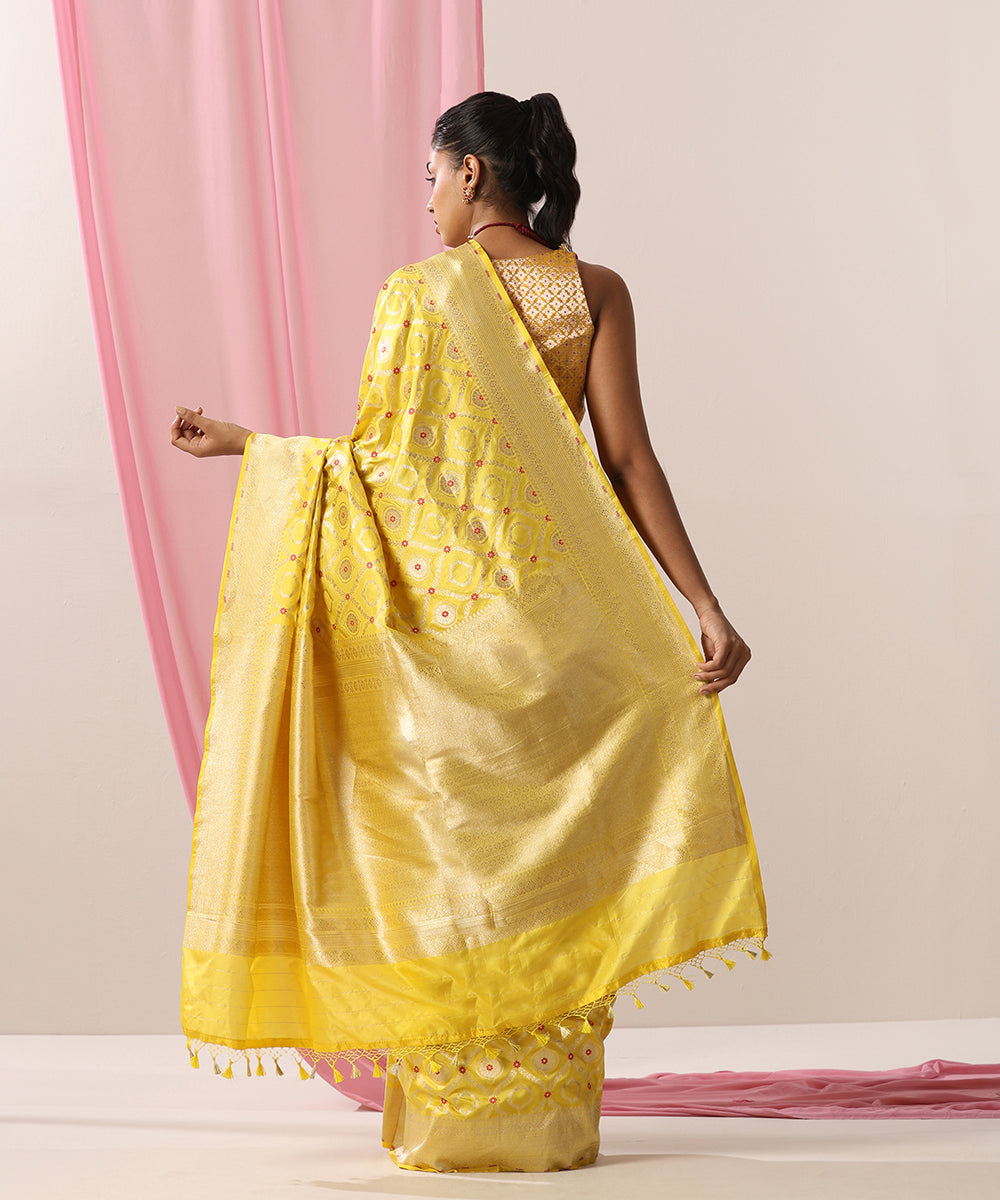 Yellow_Handloom_Pure_Katan_Silk_Banarasi_Saree_With_Red_Meenakari_WeaverStory_03