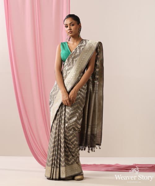 Grey_Handloom_Pure_Katan_Silk_Banarasi_Saree_With_Pink_And_Green_Meenakari_WeaverStory_02