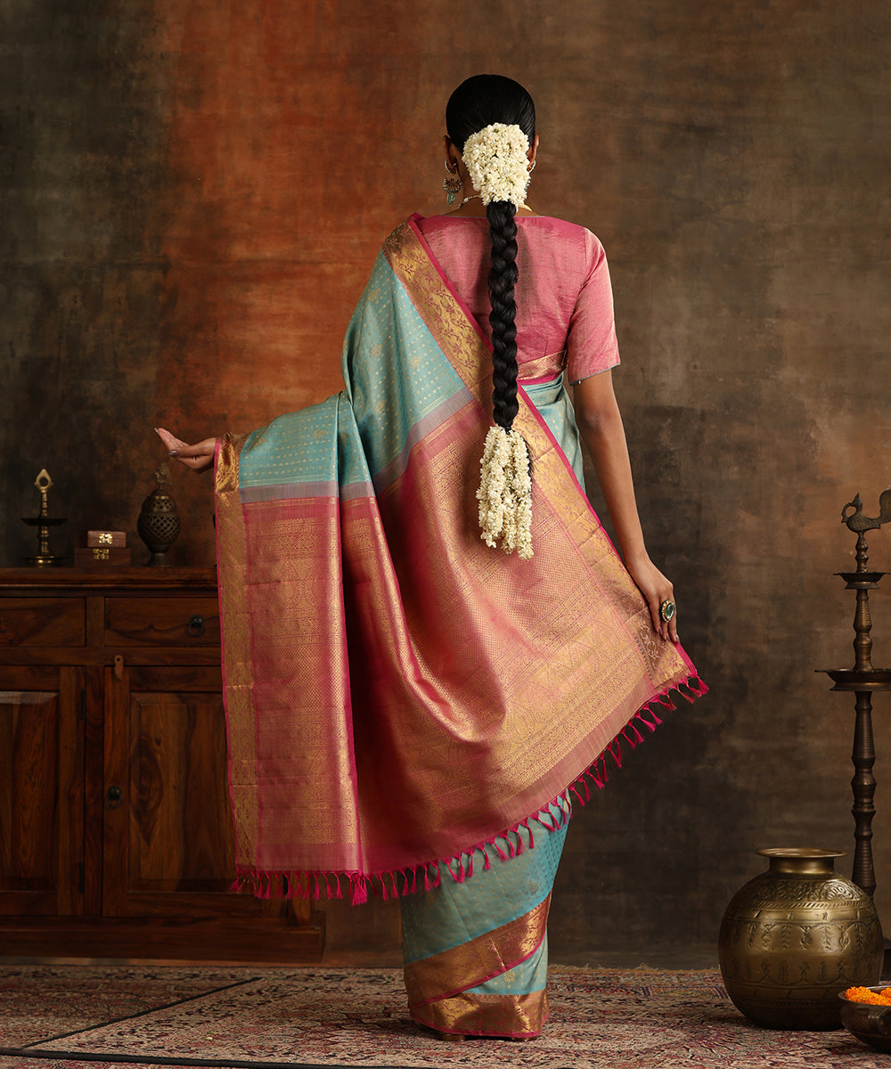 Powder_Blue_Handloom_Pure_Zari_Pure_Silk_Kanjivaram_Saree_With_Lilac_Border_WeaverStory_03