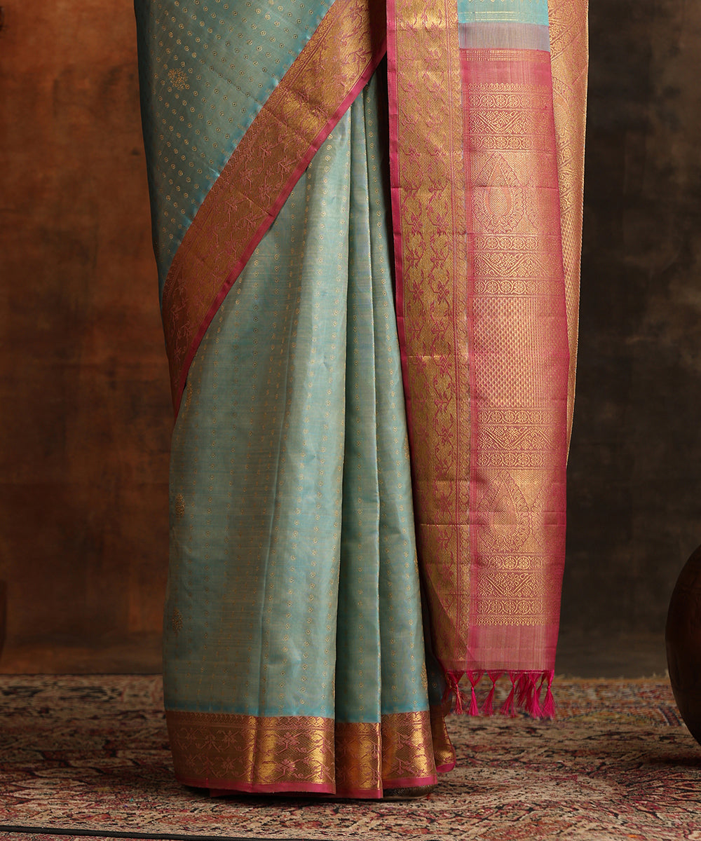 Powder_Blue_Handloom_Pure_Zari_Pure_Silk_Kanjivaram_Saree_With_Lilac_Border_WeaverStory_05