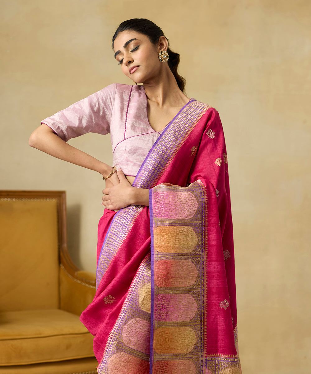 Handloom_Magenta_Pure_Tussar_Georgette_Banarasi_Saree_With_Hand_Brush_Painted_Border_WeaverStory_02
