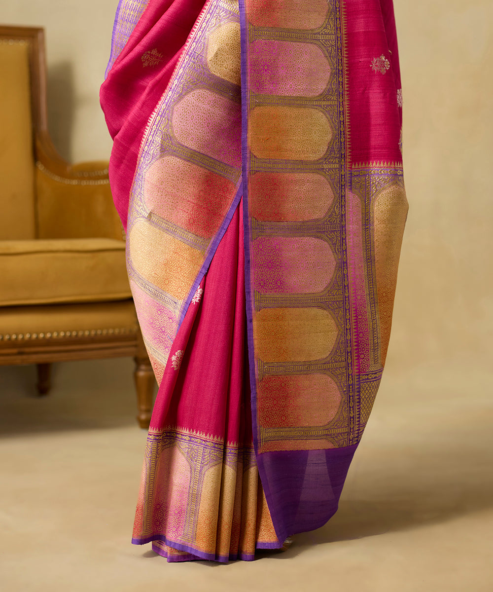 Handloom_Magenta_Pure_Tussar_Georgette_Banarasi_Saree_With_Hand_Brush_Painted_Border_WeaverStory_04