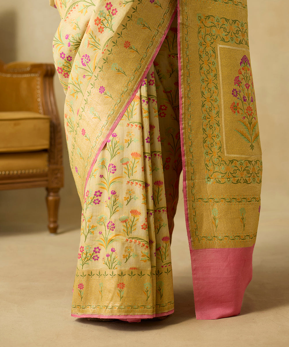 Yellow_And_Pink_Handloom_Pure_Moonga_Silk_Banarasi_Saree_With_Meenakari_WeaverStory_04