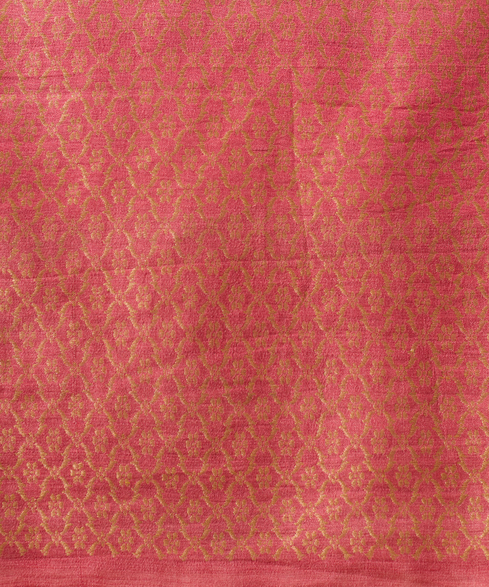 Handloom_Pink_Pure_Tussar_Georgette_Banarasi_Saree_With_Bottle_Green_Border_And_Peach_Selvedge_WeaverStory_05
