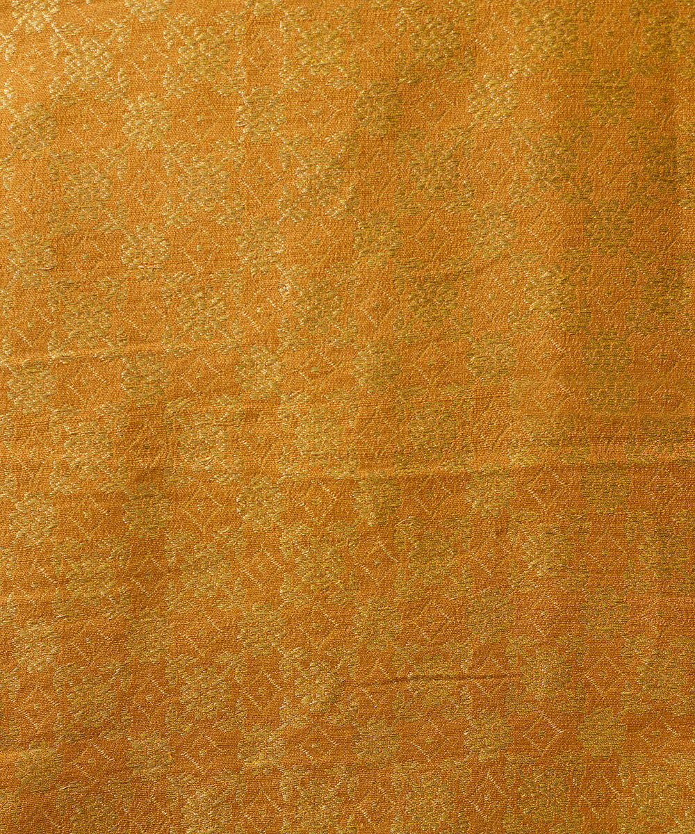 Wine_Handloom_Pure_Tussar_Georgette_Banarasi_Saree_With_Bottle_Green_Border_And_Mustard_Selvedge_WeaverStory_05